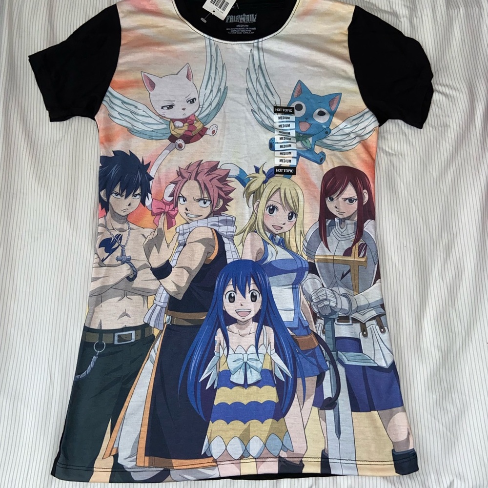 HOT TOPIC FAIRYTALE TSHIRT WOMEN MEDIUM